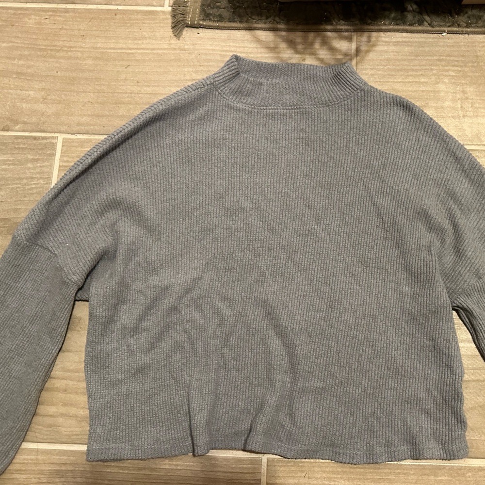 Lightly worn, high neck, crop top sweater. XL from kohls